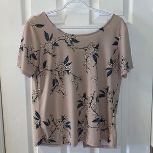 Floral open back t-shirt